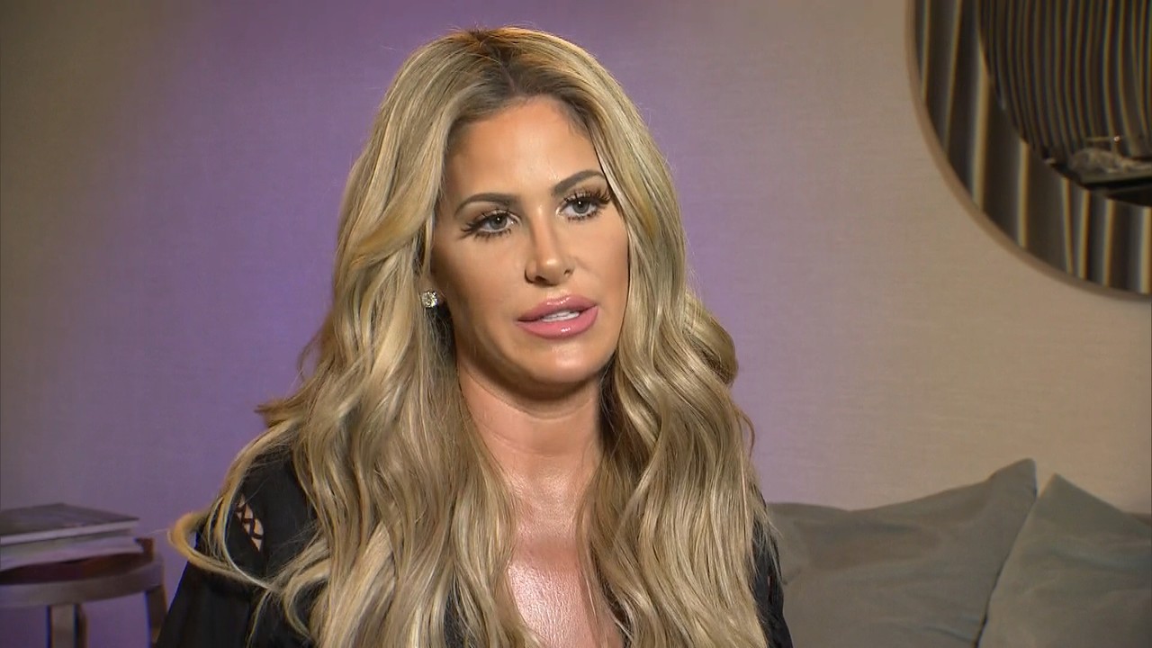 Kim Zolciak-Biermann Slams Fake Mini Stroke Rumors | E! News