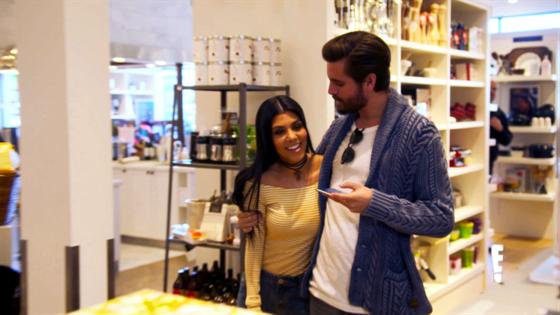 Kourtney Kardashian Helps Scott Shop for Kitchen Stuff - E! Online - CA