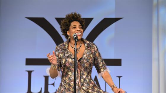 Macy Gray Calls For Redesign Of U S Flag In Juneteenth Essay   Wochit 20210619 Gray 325066 560x315 1911034435932 