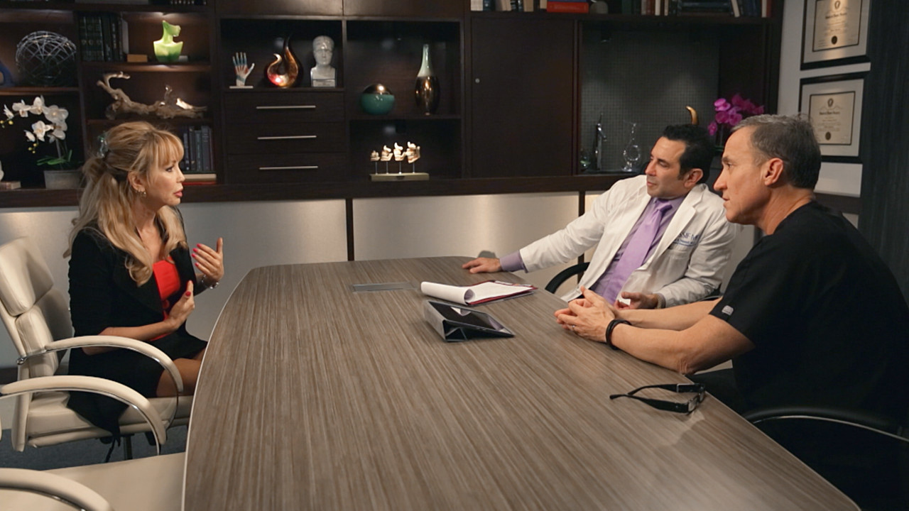 Can Drs. Terry & Paul Fix a ''Frankenstein Breast'' on Botched? - E! Online