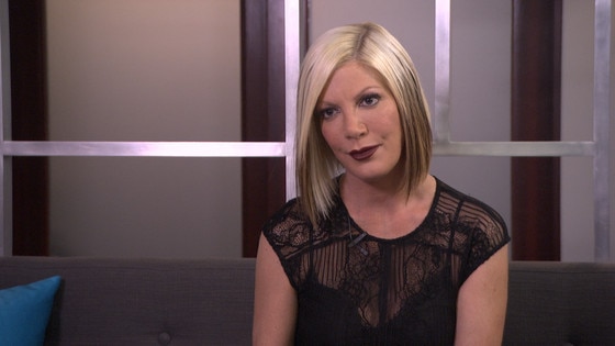 Tori Spelling Tells All On Family Feud - E! Online