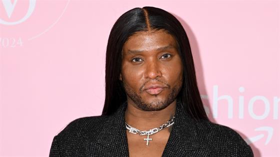 Met Gala Roach 2025 Thea Lilllie