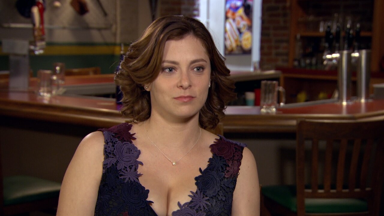Rachel Bloom Gives Every Pop Culture Topic a Song Title E! News Australia