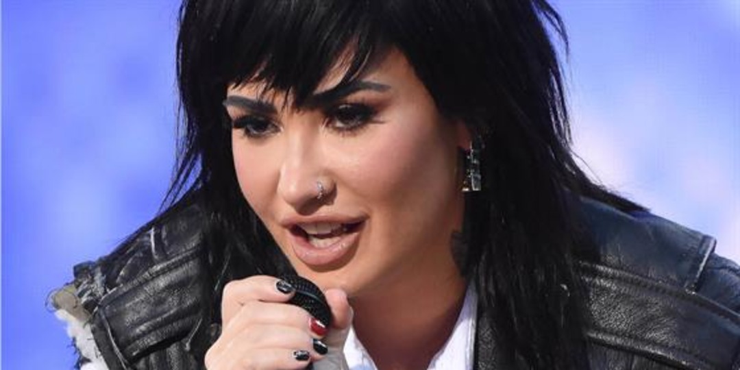 Demi Lovato Hints at Quitting Tour Amid Illness - E! Online.jpg