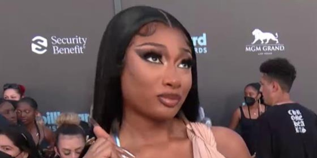 Megan Thee Stallion Cures Sadness With Jewelry at BBMAs 2022 - E! Online.jpg