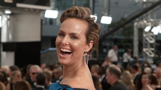 Melora Hardin - 2016 Emmys E! Glambot