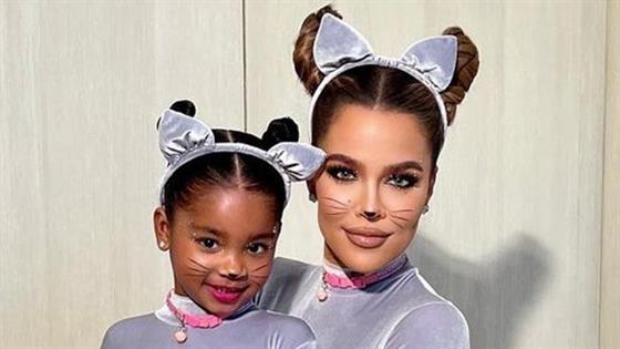 Khloe Kardashian TWINS With True in Purr-fect Costume
