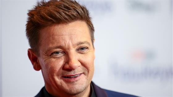 Jeremy Renner in ICU After Snow Plowing Accident NEW DETAILS