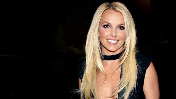 Britney Spears Talks Brad Pitt, Being Single and Why She Smells So Good ...