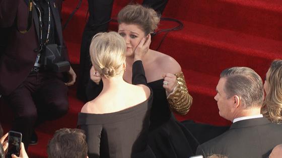 Kelly Clarkson's Fangirl Freak Out Over Meryl Streep!