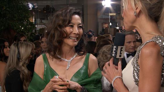 Michelle Yeoh Wears Her Crazy Rich Asians Ring At 2019 Golden Globes E Online 8595