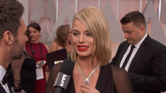 See Margot Robbie’s Stunning Necklace at 2015 Oscars - E! Online