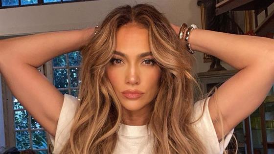 Jennifer Lopez Claps Back at Botox Claims, Denies Cosmetic Surgery