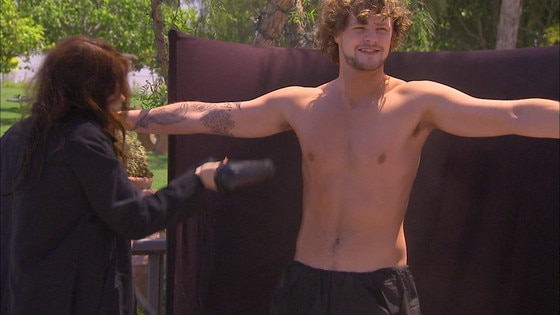Jay Mcguiness Has A Spray Tan Disaster—watch Now E News 