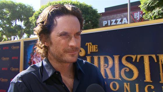Oliver Hudson Gushes Over Kurt Russell as Santa Claus