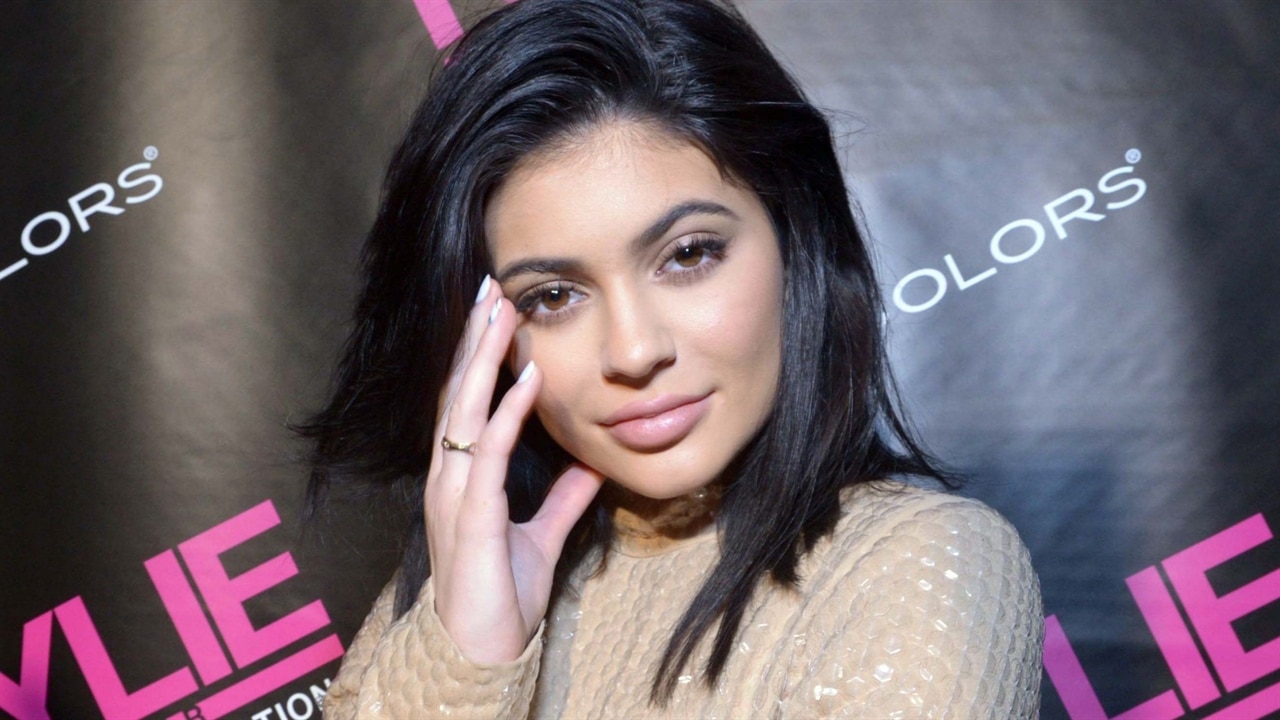 Kylie Jenner Names New Lip Kit After Herself E News Canada