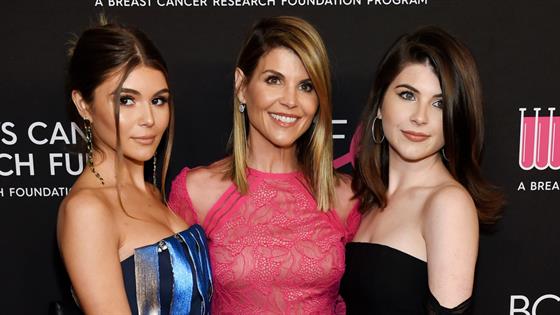 Lori Loughlin S Daughters Infamous Rowing Photos Revealed E News