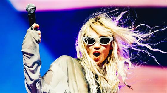 Grimes Apologizes For Tech Problems During Coachella 2024 Performance
