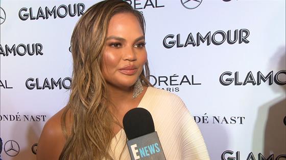 Chrissy Teigen Talks Receiving "Glamour" Influencer Award - E! Online