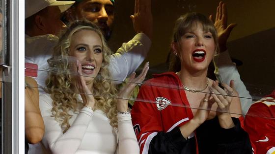 Taylor Swift Hung Out With Brittany Mahomes the Night Before the Kansas  City Chiefs Game