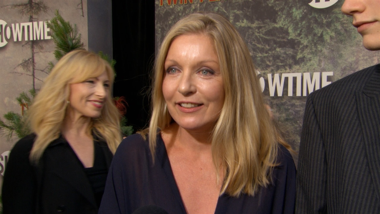 Twin Peaks Original Cast on Show Revival | E! News