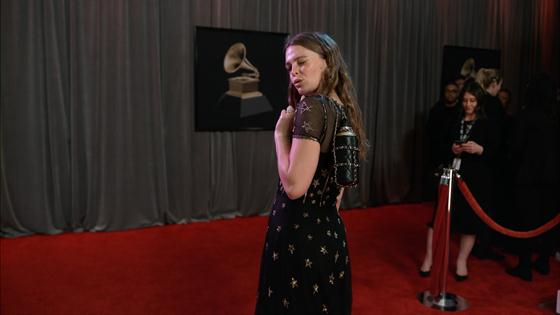 Maggie Rogers - 2020 Grammy Awards Glambot - E! Online - UK