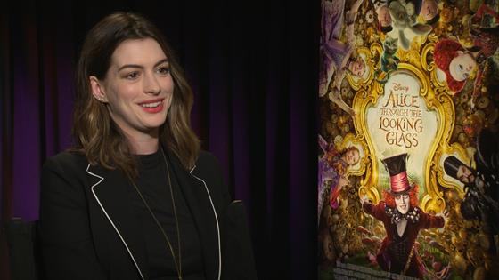 Exclυsive: New Moм Anne Hathaway Hasn't Slept in Eight Weeks - E! Online