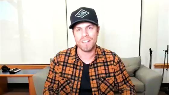 Dustin Lynch Reveals He Wanted to a Surgeon E! Online