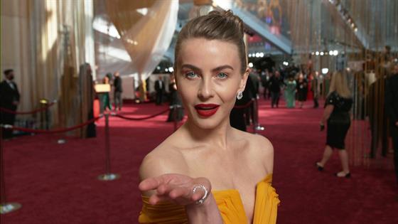 Julianne Hough - Oscars 2022 E! Glambot - E! Online