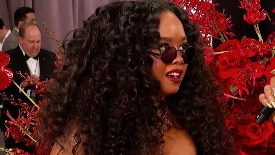 H.E.R. Gushes Over Playing Squeak in The Color Purple at Grammys - E ...