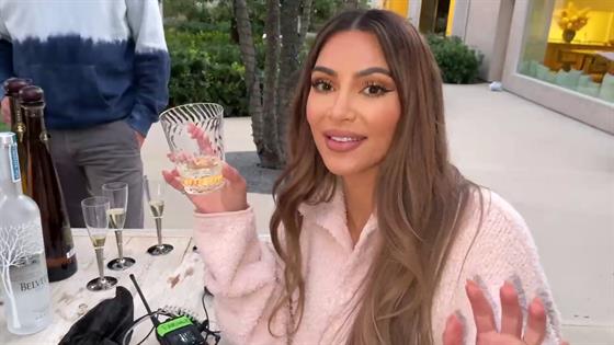 Kim Kardashian Celebrates Final Day of "KUWTK" Filming - E! Online