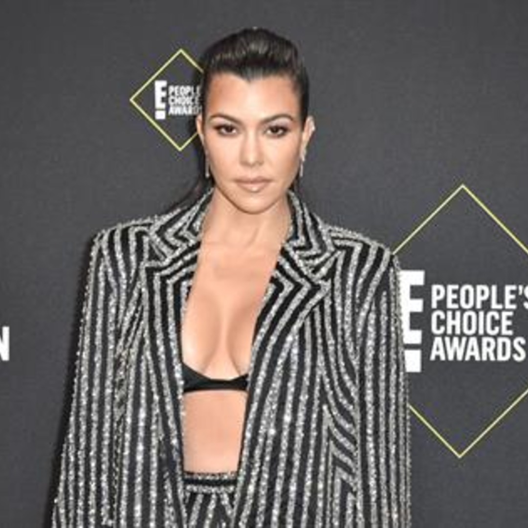 Kourtney Kardashian & Travis Barker Relax at Kris' Palm ...