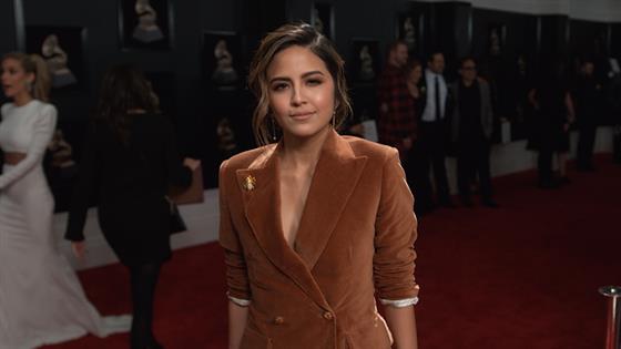 Erin Lim - 2018 Grammys E! Glambot - E! Online Latino - MX