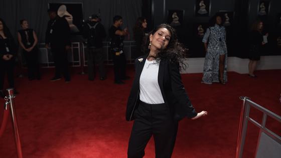 Alessia Cara - 2018 Grammys E! Glambot