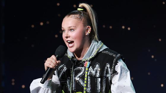 JoJo Siwa Opens Up About Relationship 