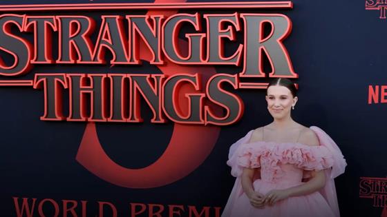 Atriz de Stranger Things divulga vídeos raspando a cabeça para a série,  assista! - Estrelando