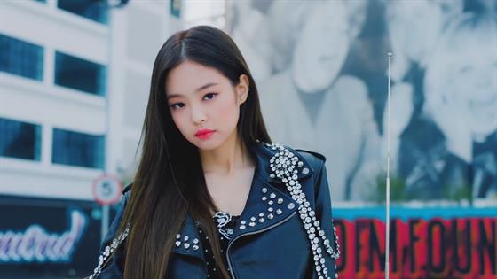 Miss Jennie Kim is in Your Area | E! #Thirstday - E! Online - AP