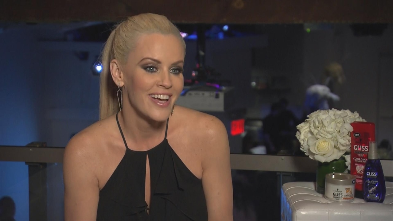 Jenny McCarthy On Meeting Husband Donnie Wahlberg | E! News