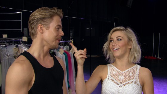 Does Derek Hough Have a Love Life? - E! Online