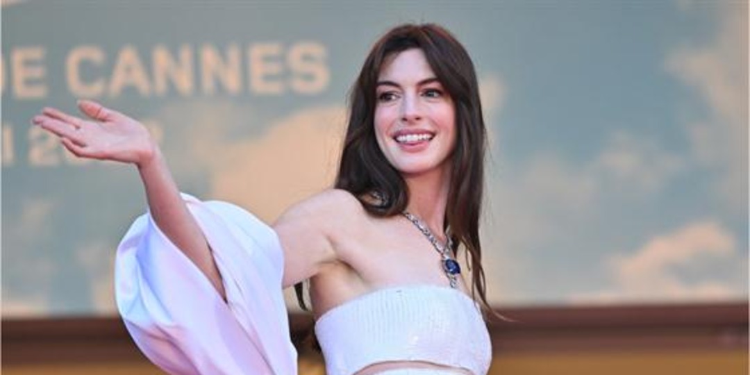 See Anne Hathaway's Titanic-Esque Sparkly Jewelry at Cannes - E! Online.jpg