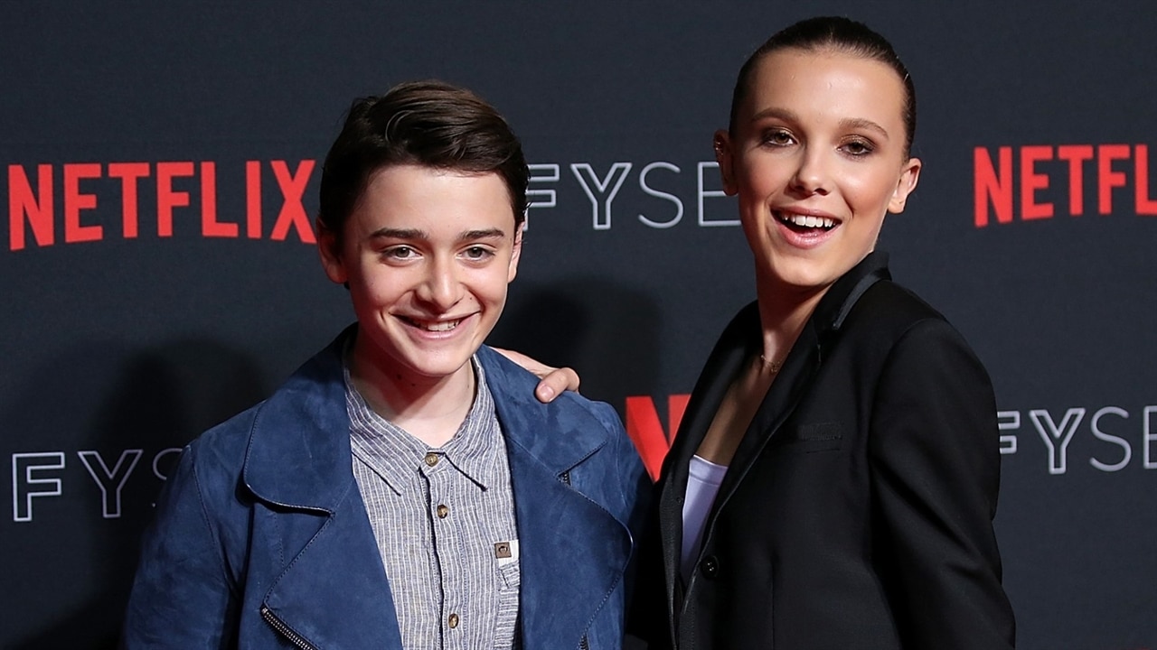 Millie Bobby Brown & Noah Schnapp Dance at Pre-Emmys Party | E! News UK