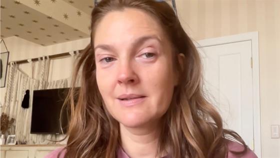 Tearful Drew Barrymore Apologizes for Talk Show Return Amid Strike