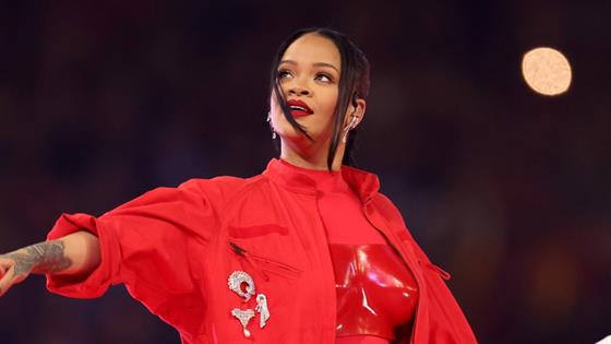 Here's Why Rihanna Didn't Get Paid for Her 2023 Super Bowl Performance - E!  Online