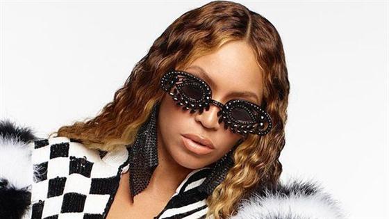 Beyoncé gives fan sunglasses and security takes them back | Marca