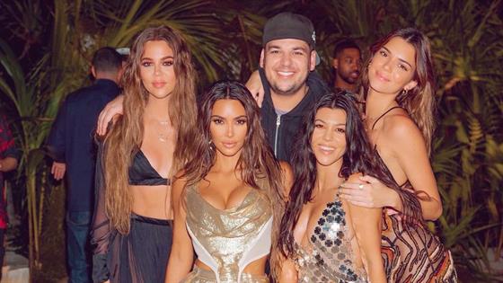 Who's Your Favorite Kardashian? Find Out The Answer In Another 'This Is 40'  Deleted Scene – IndieWire