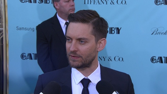 Tobey Maguire Talks Working With Leo on Gatsby | E! News