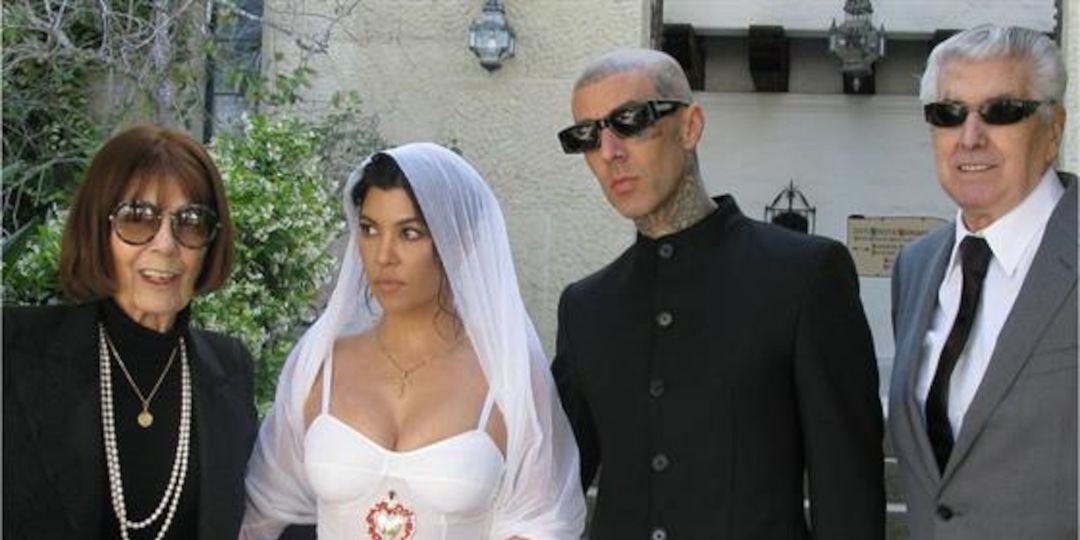 Kourtney Kardashian Reveals New Pics of Courthouse Wedding - E! Online.jpg