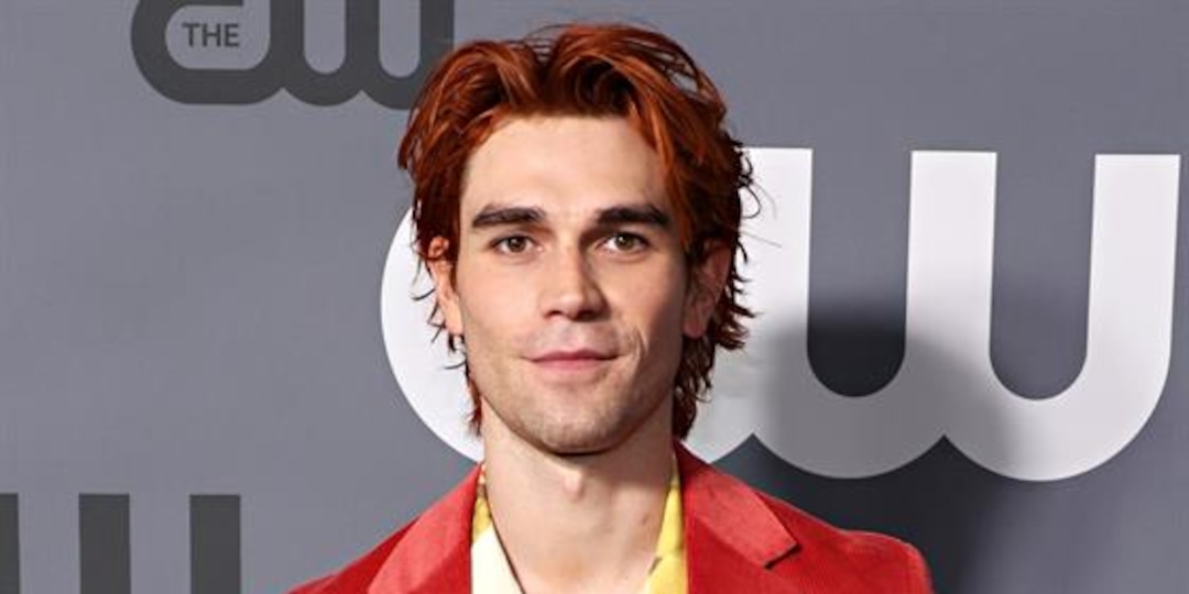 KJ Apa Is UNRECOGNIZABLE After Ditching Riverdale Red Hair - E! Online.jpg
