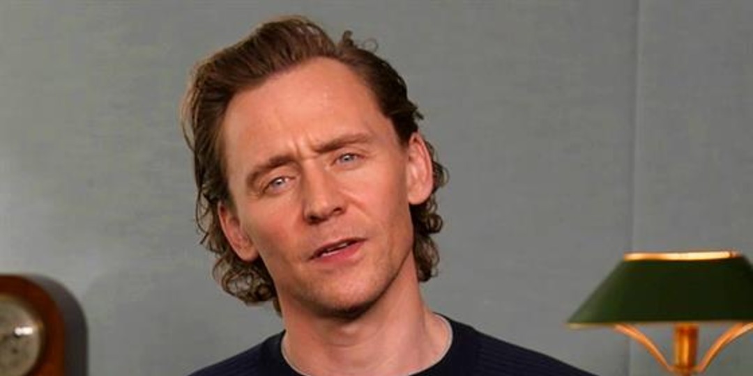 Tom Hiddleston Calls The Essex Serpent Book a "Gift" for the Series - E! Online.jpg