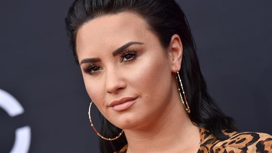 Demi Lovato Comes Out as Non-Binary, Using They/Them Pronouns – The  Hollywood Reporter